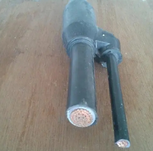 預制單芯分支電纜具有優(yōu)良的耐腐蝕性.jpg 預制單芯分支電纜具有優(yōu)良的耐腐蝕性.jpg